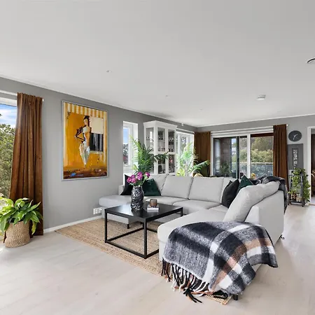 Apartment Exclusive Penthouse, Ocean View, Roof Terrace, Private Parking -