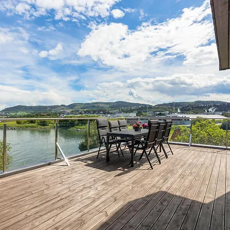 Exclusive Penthouse, Ocean View, Roof Terrace, Private Parking - Apartment *