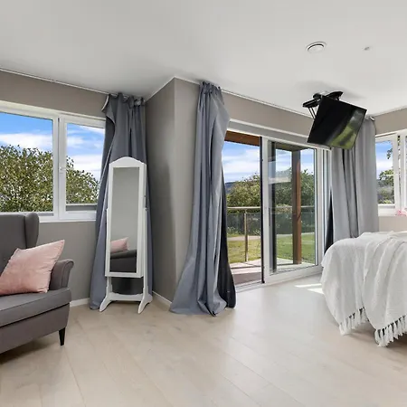 Exclusive Penthouse, Ocean View, Roof Terrace, Private Parking - Apartment *