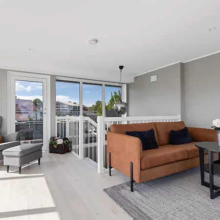 Exclusive Penthouse, Ocean View, Roof Terrace, Private Parking - *