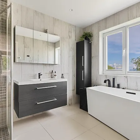 Exclusive Penthouse, Ocean View, Roof Terrace, Private Parking - * Trondheim