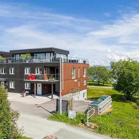 Apartment Exclusive Penthouse, Ocean View, Roof Terrace, Private Parking - *