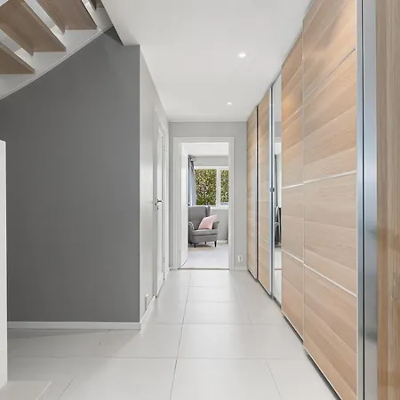 Exclusive Penthouse, Ocean View, Roof Terrace, Private Parking - *