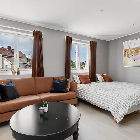 Exclusive Penthouse, Ocean View, Roof Terrace, Private Parking -