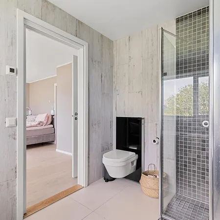 Exclusive Penthouse, Ocean View, Roof Terrace, Private Parking -