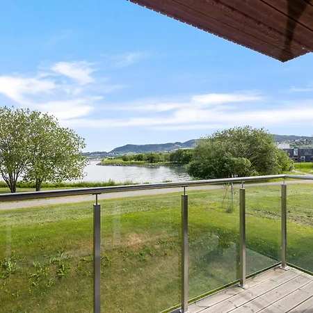Apartment Exclusive Penthouse, Ocean View, Roof Terrace, Private Parking - *